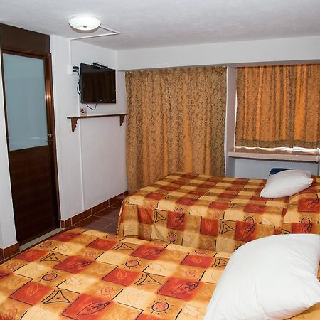 Hotel Symer 奇格纳瓦潘 外观 照片